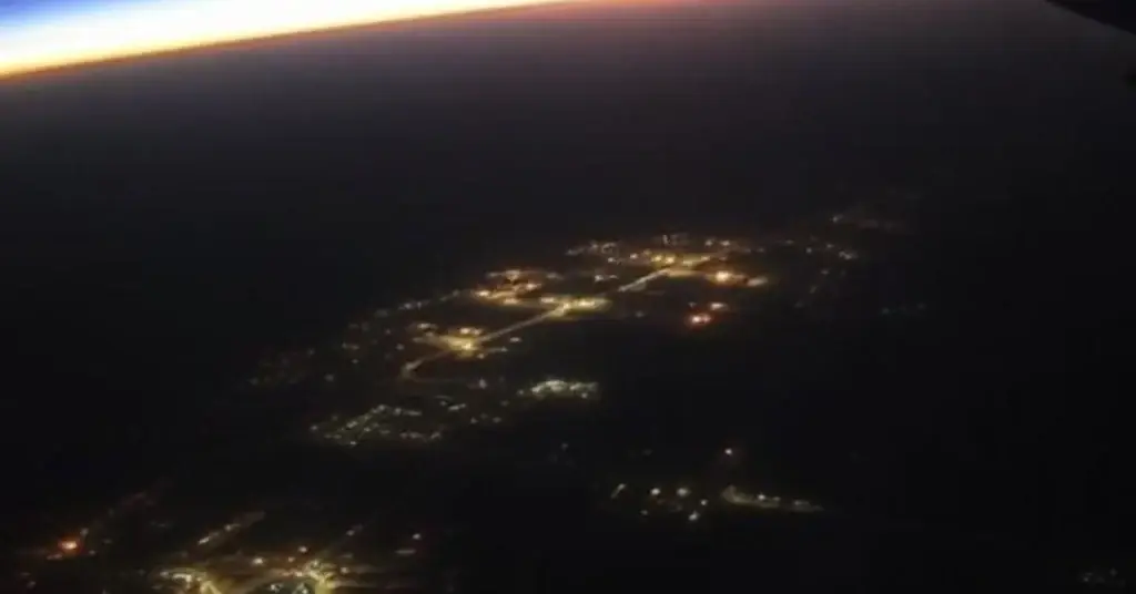 Though no direct trains connect Pune to Goa, travelers often route through Mumbai. The mumbai to goa distance by train