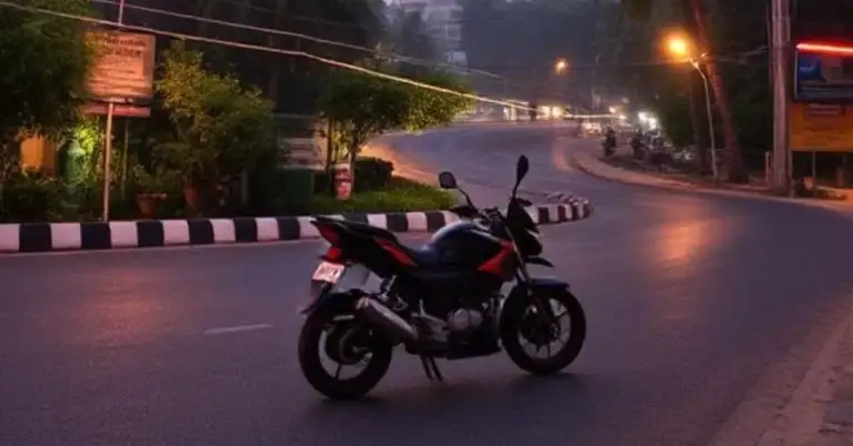 Two different but equally fascinating aspects of India are the energetic city of Hyderabad and the sunny beaches of Goa.