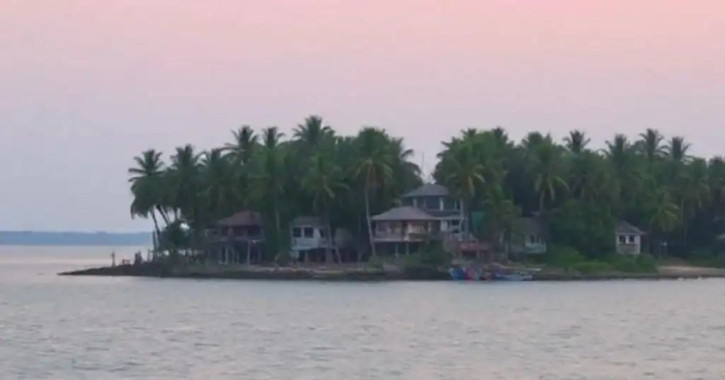 Top 10 tourist places in kerala