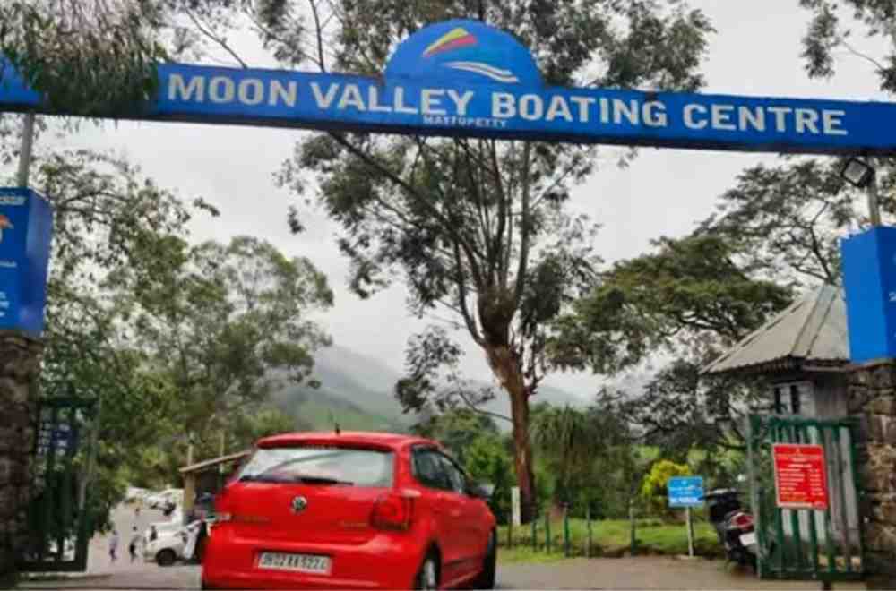 Moon Valley Boating Centre If you buy a ticket for boating here, it will cost you ₹40.